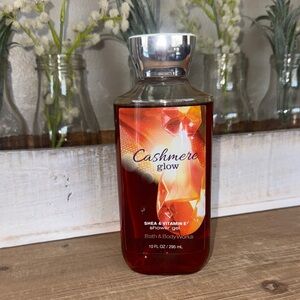 Bath & Body Works Cashmere Glow Shower Gel - Red and Orange.  New
